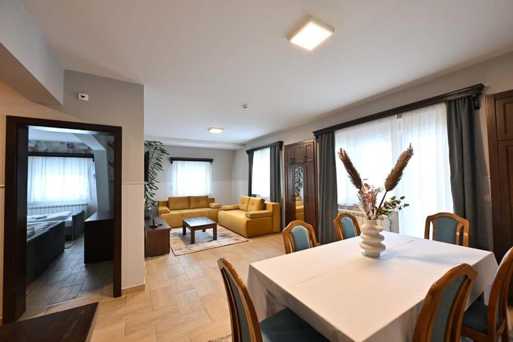 Hotel Lane Sjenica Buitenkant foto