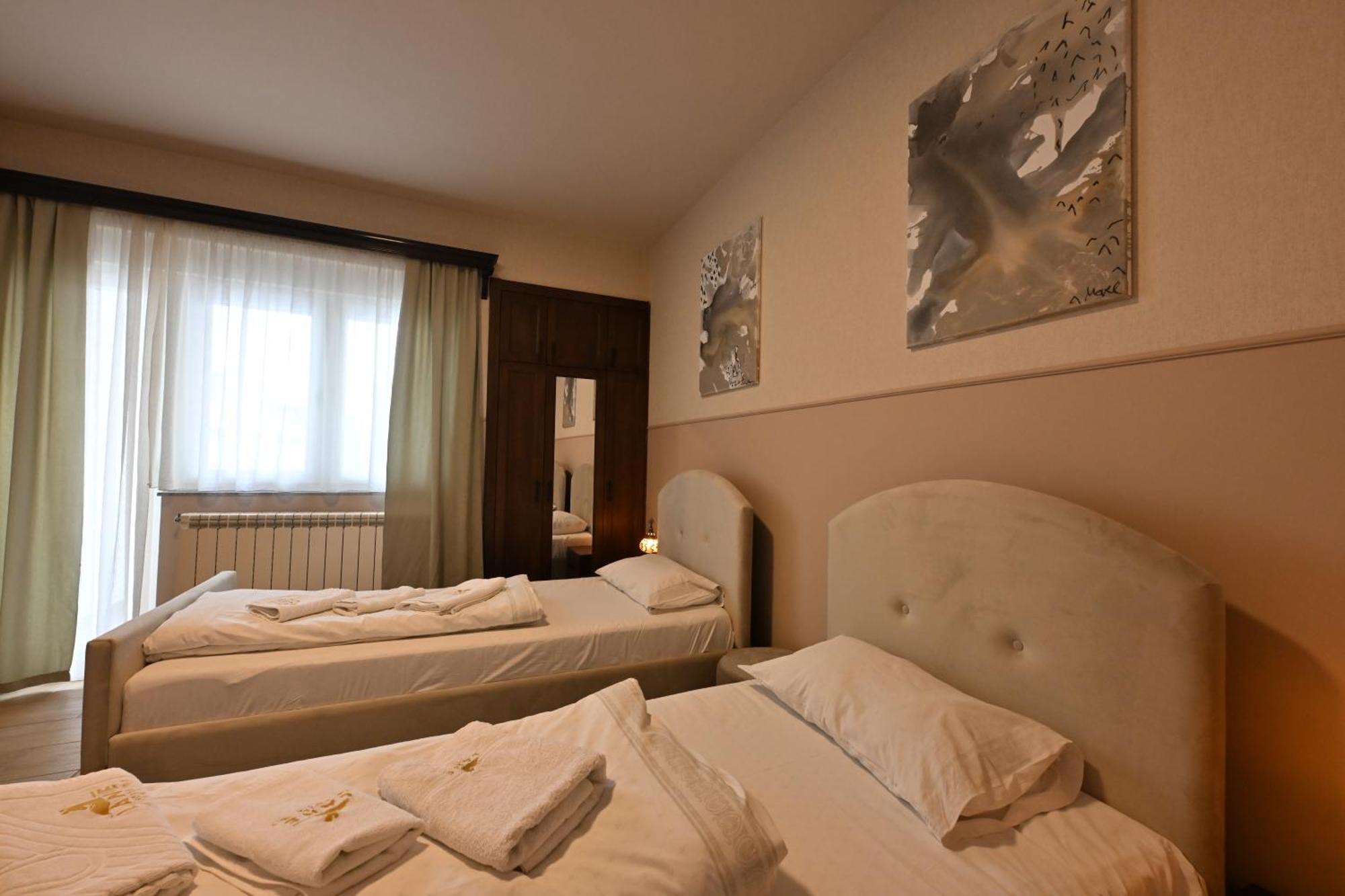 Hotel Lane Sjenica Buitenkant foto